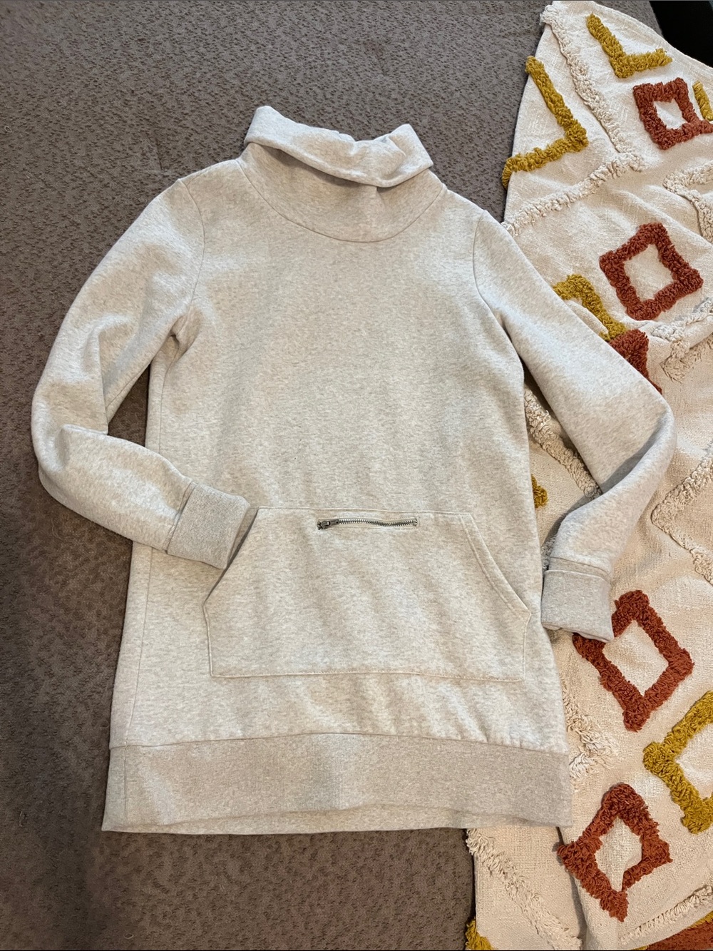 Fabletics Light Gray Funnel Neck Tunic Pullover